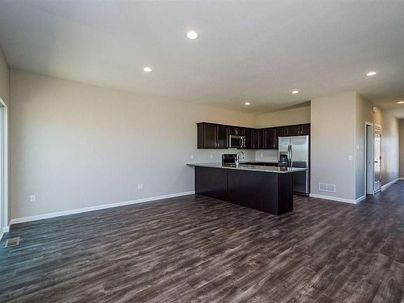 3rd image of 1270 Exchange St