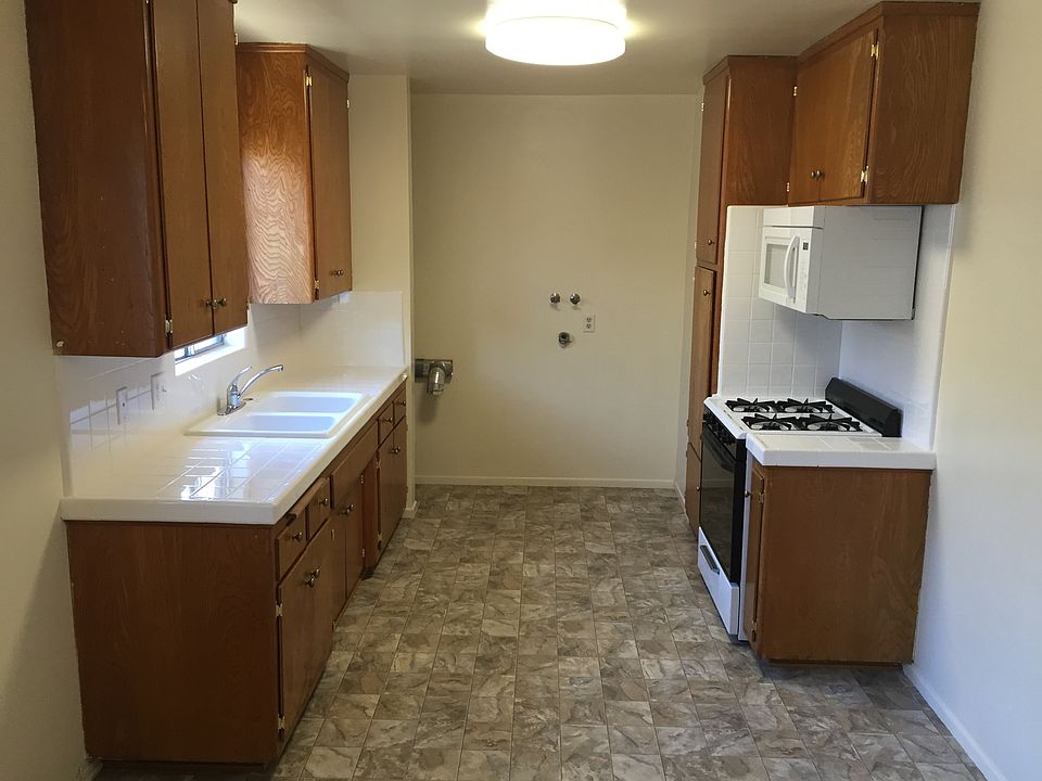 1st image of 1529 W 208th St APT E