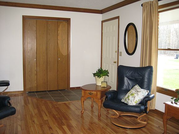 5th image of 1869 104th Ave