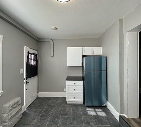 4th image of 825 12th St Unit 1