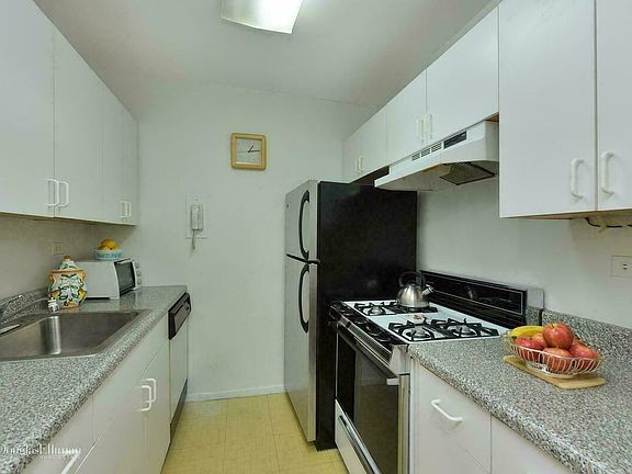 5th image of 12510 Queens Blvd APT 921