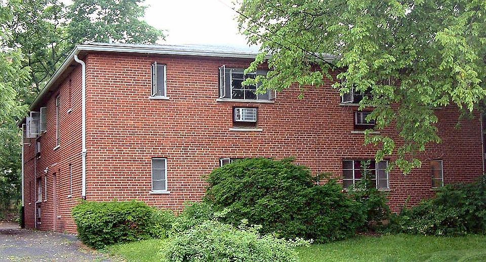 119 Louis off street parking