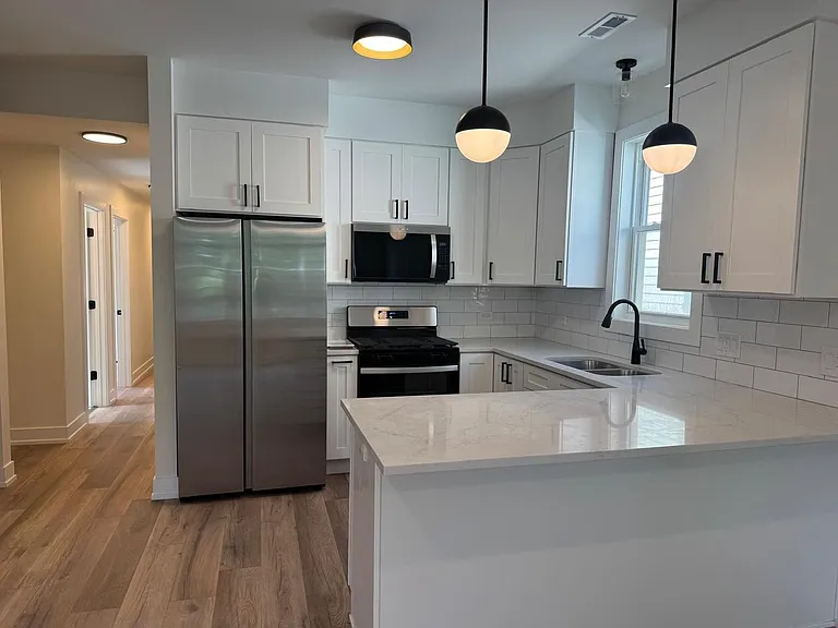 2522 W Charleston St #3 — Photo 5