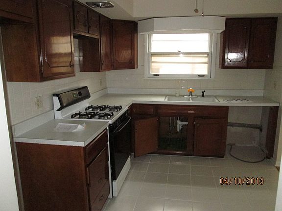 5th image of 1615 W Howard St #201