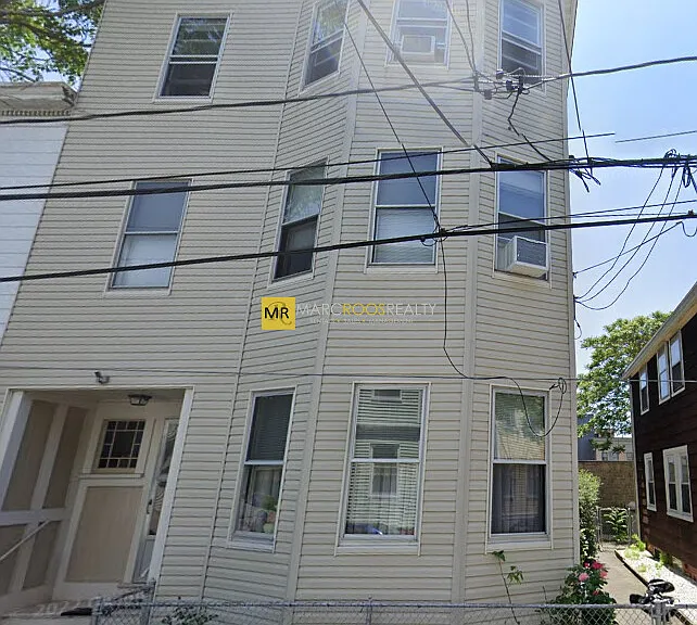 Jefferson St — Photo 16