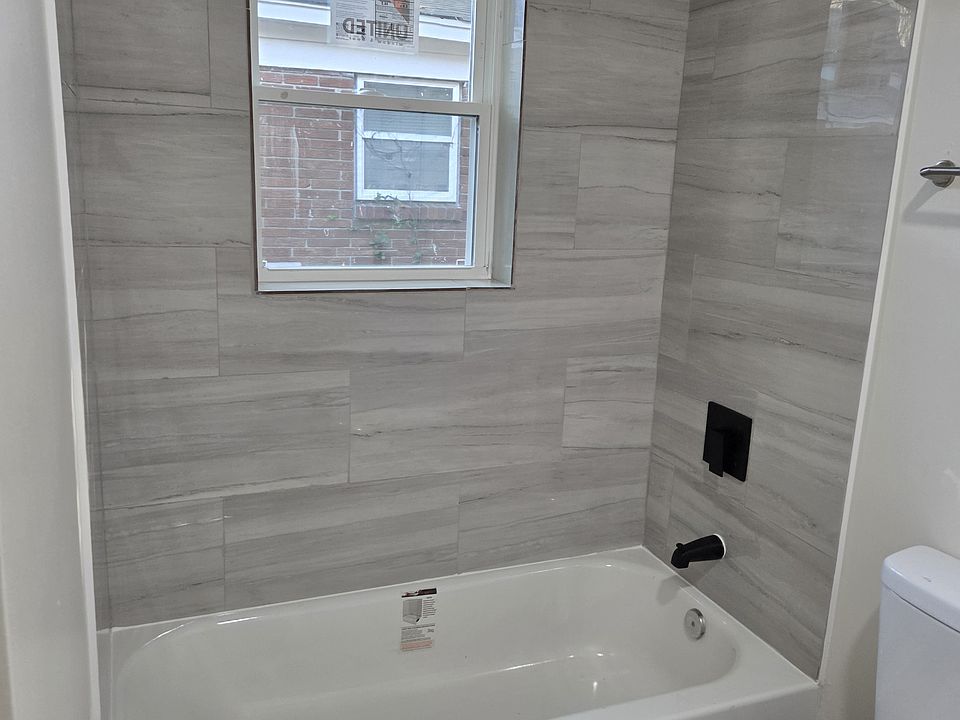 2nd image of 2489 Winnona Ave