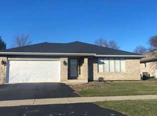 8864 Marshfield Ln, Orland Hills, IL 60487