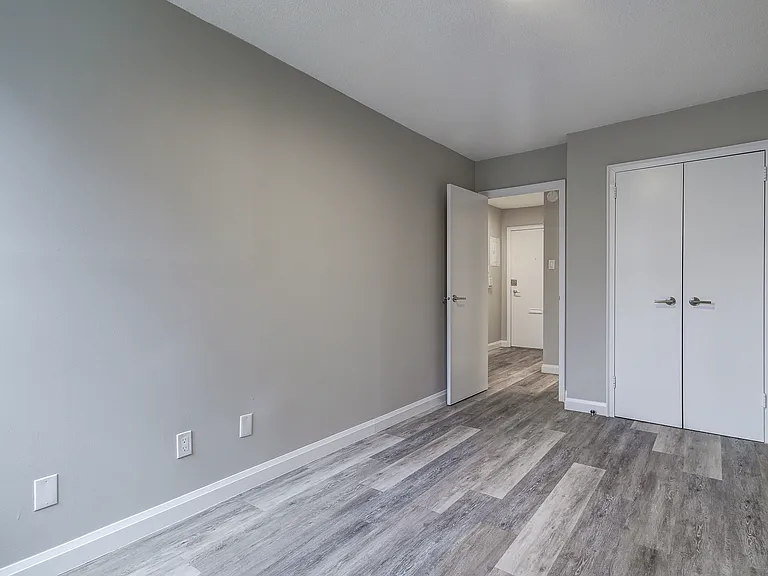 88 Erskine Ave — Photo 57
