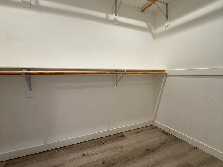 2314 Montrose Ave #E — Photo 33