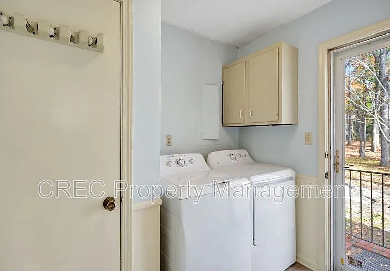 321 Shaftesbury Ln — Photo 27