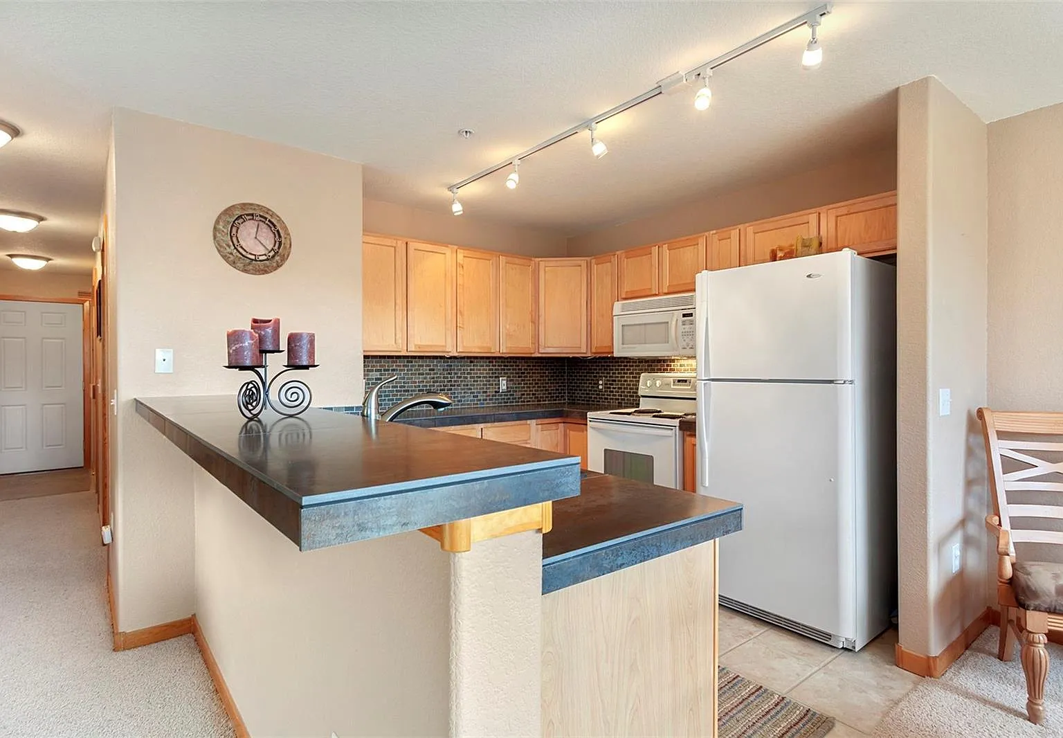 2 bed, 1200 sqft, $3,200 — Photo 4