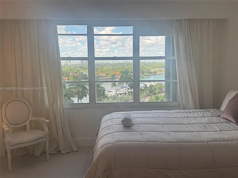 5151 Collins Ave #923 — Photo 12