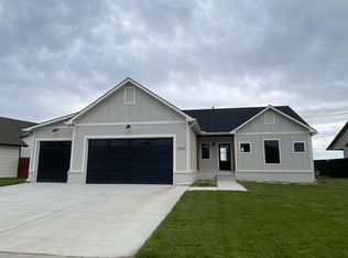 2532 S Spring Hollow St, Wichita, KS 67230