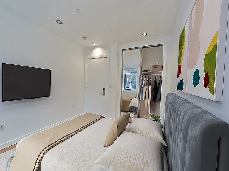 324 Grand St #5A — Photo 5