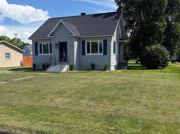1206 9th Ave W, Ashland, WI 54806