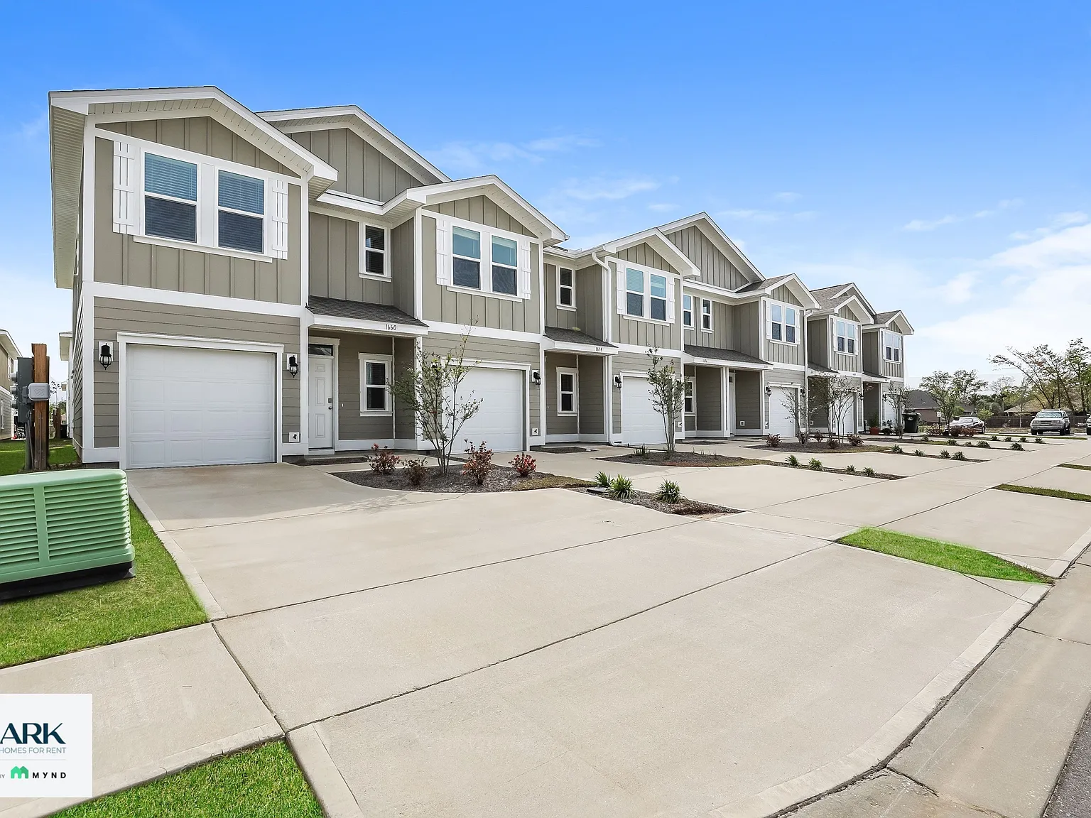 3 bed, 2.5 bath, 1553 sqft, $1,849 — Photo 3