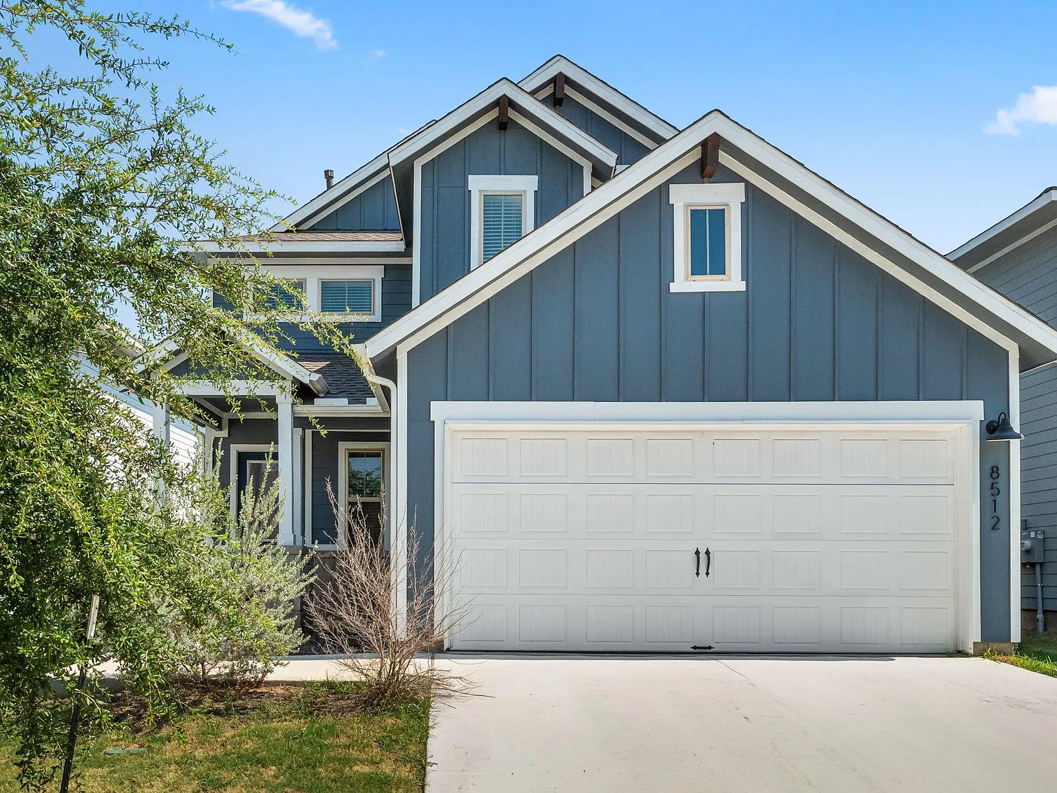 4 bed, 3.5 bath, 2105 sqft, $3,000 — Photo 4