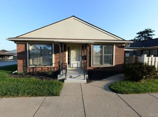 40154 Newport Dr, Plymouth, MI