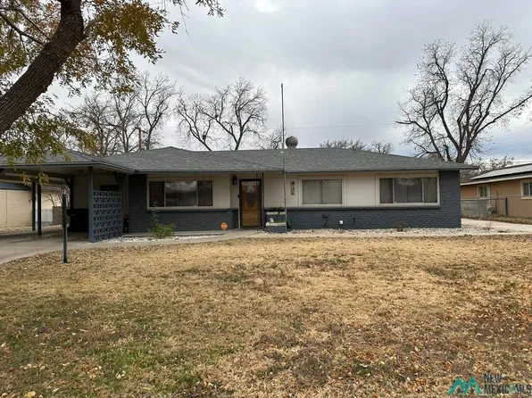 1409 N Country Club Cir, Carlsbad, NM 88220