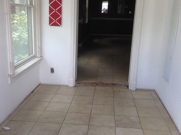 2nd image of 2220 Bertrand St