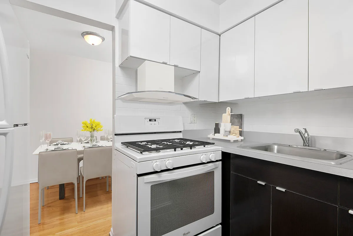 450 W. Melrose — Photo 1
