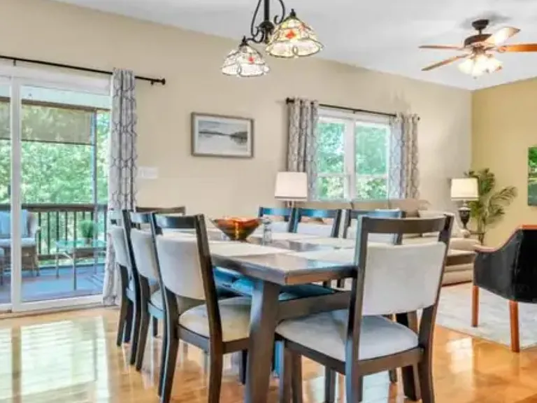1066 Joffrey Dr — Photo 3