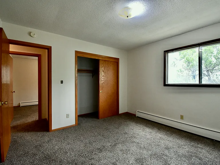 102 5th St E #12 — Photo 2