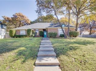 8000 Hunter Ln, North Richland Hills, TX 76182