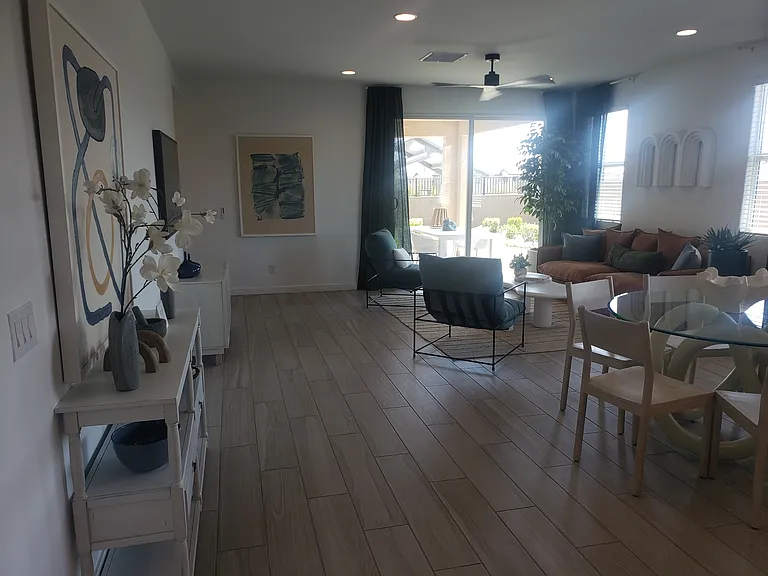 9524 W Whitton Ave — Photo 8