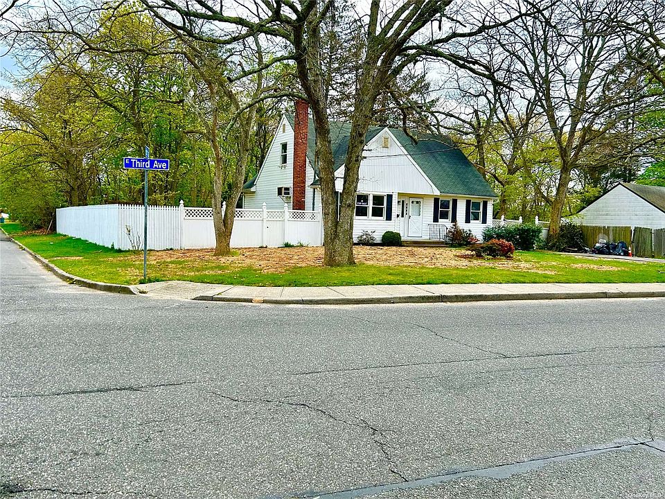 1439 E 3rd Avenue, Bay Shore, NY 11706 Zillow