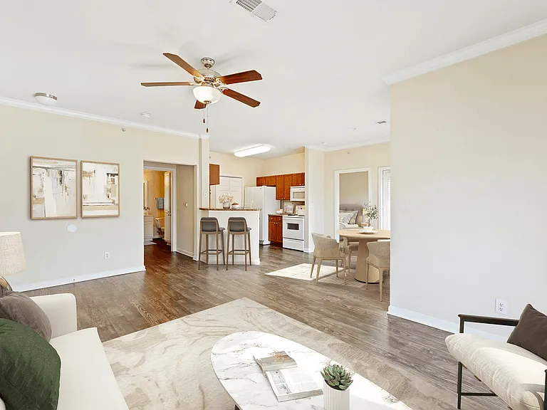 Stonebrook Apartments — Photo 33