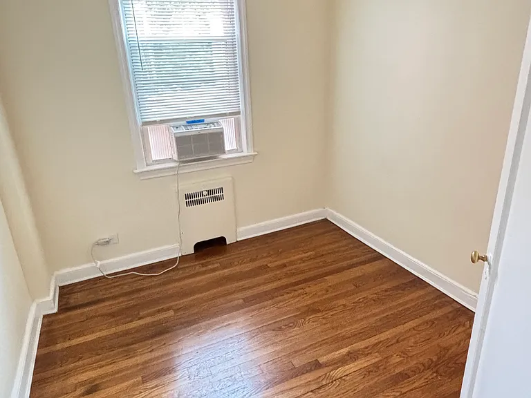 12 Laurel St #B1 — Photo 5