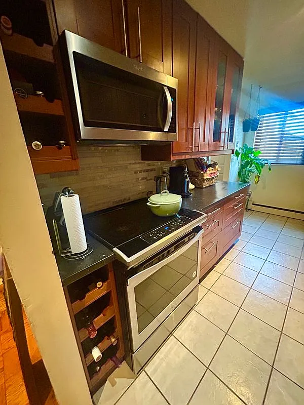 2 bed, 1.5 bath, 1150 sqft, $3,000 — Photo 2