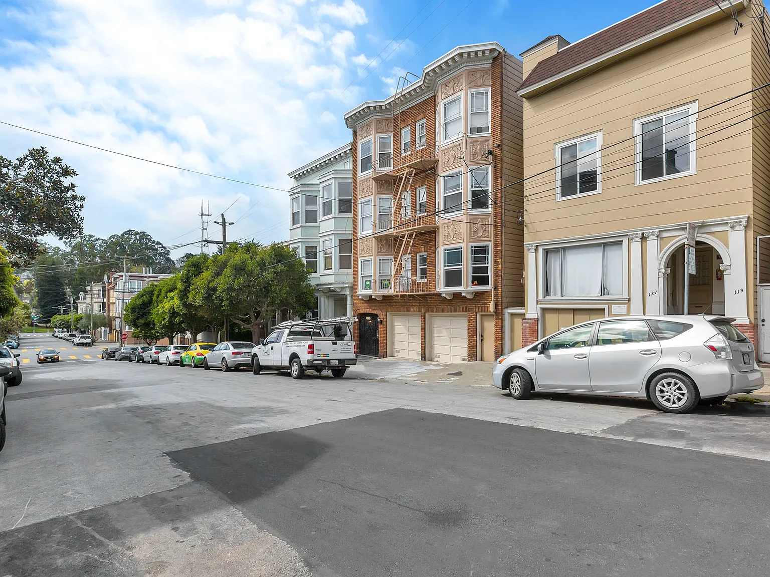 125 Clayton — Photo 2