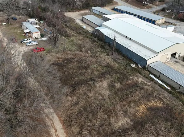 2057 Cravens Ln, Poplar Bluff, MO 63901