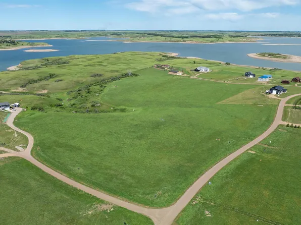 5029 12b St NW, Garrison, ND 58540