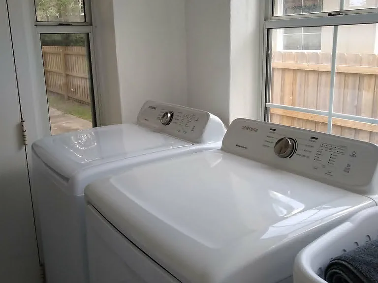2343 Broadmoor Ln — Photo 23