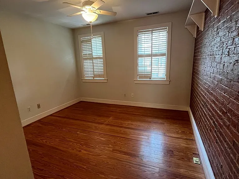 126 N Payne St — Photo 13