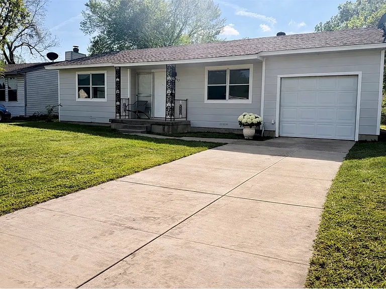 1817 N Nursery Rd — Photo 1