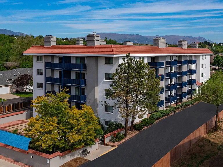 Kalo Broadmoor Terrace Exterior