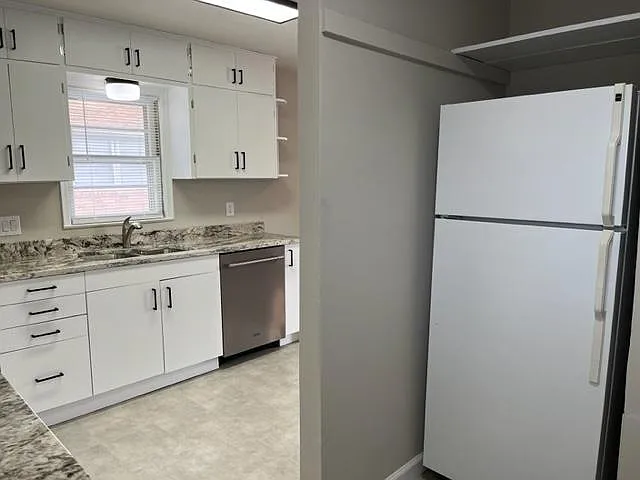 1716 Pershing St — Photo 14