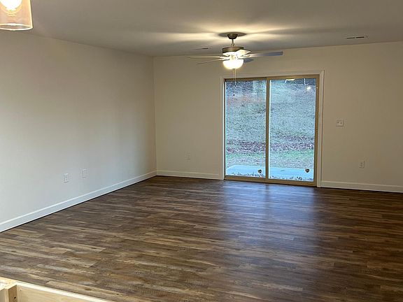 5th image of 736 Jonas Cir