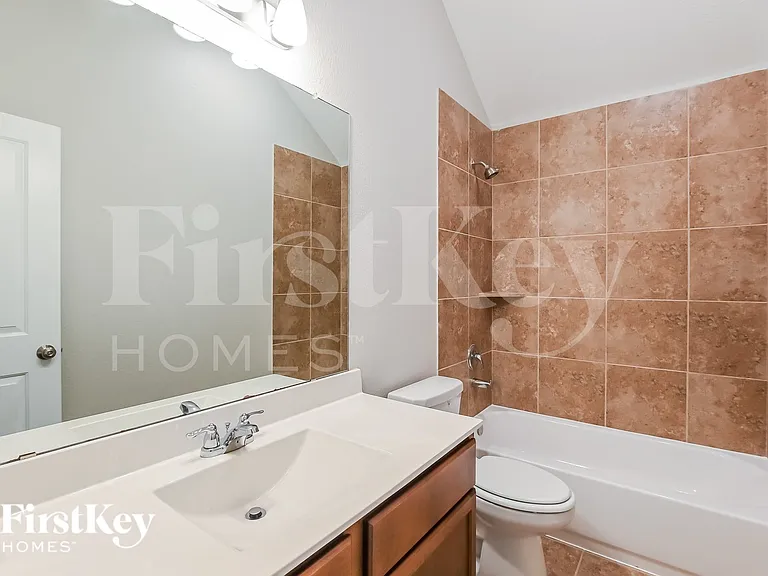 31206 Harmony Falls Ct — Photo 13