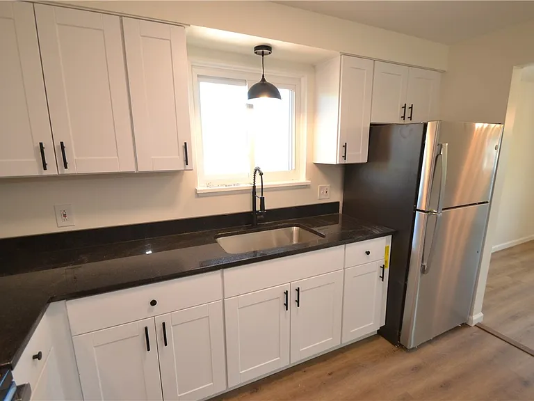 405 Garfield Ave — Photo 5
