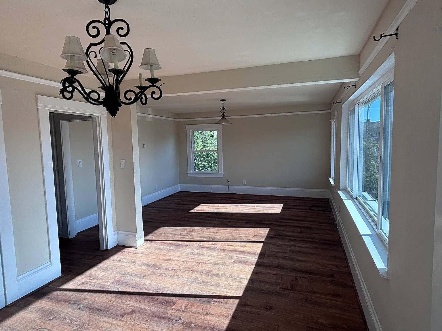3 bed, 1600 sqft, $3,500 — Photo 2