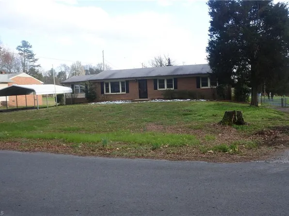 4234 Compton Dr, Winston Salem, NC 27107
