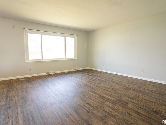 4th image of 3025 Piper Rd