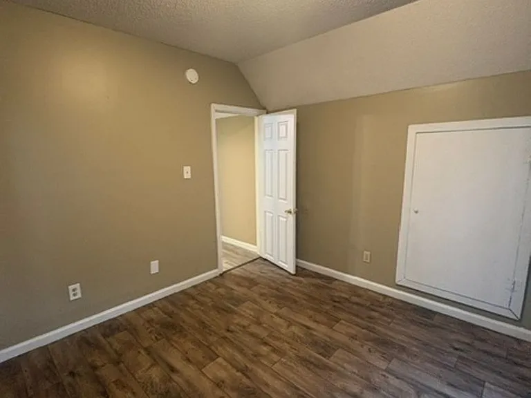 106 Money St — Photo 15