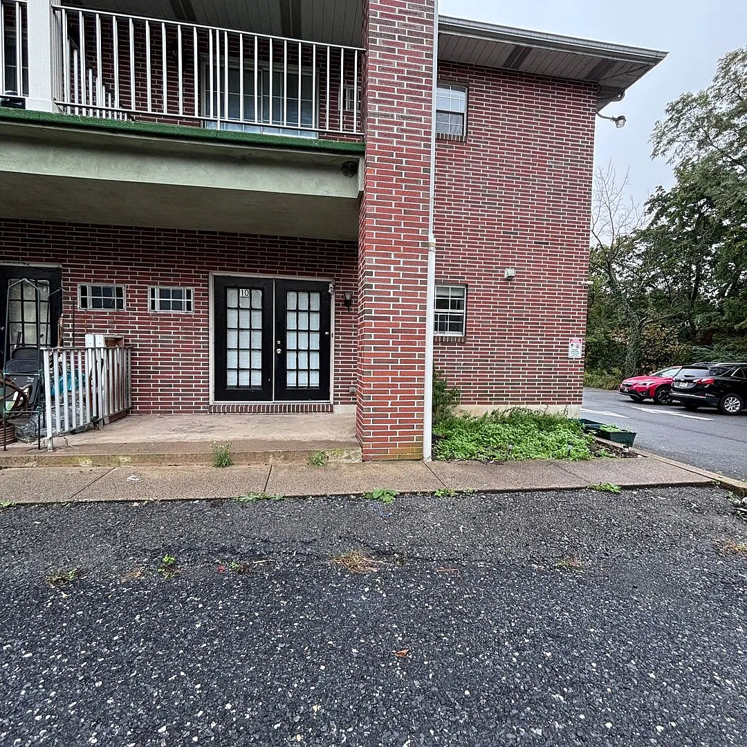 Willow Park Apartments — Photo 1