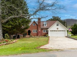 764 Bugscuffle Rd, Hiawassee, GA 30546